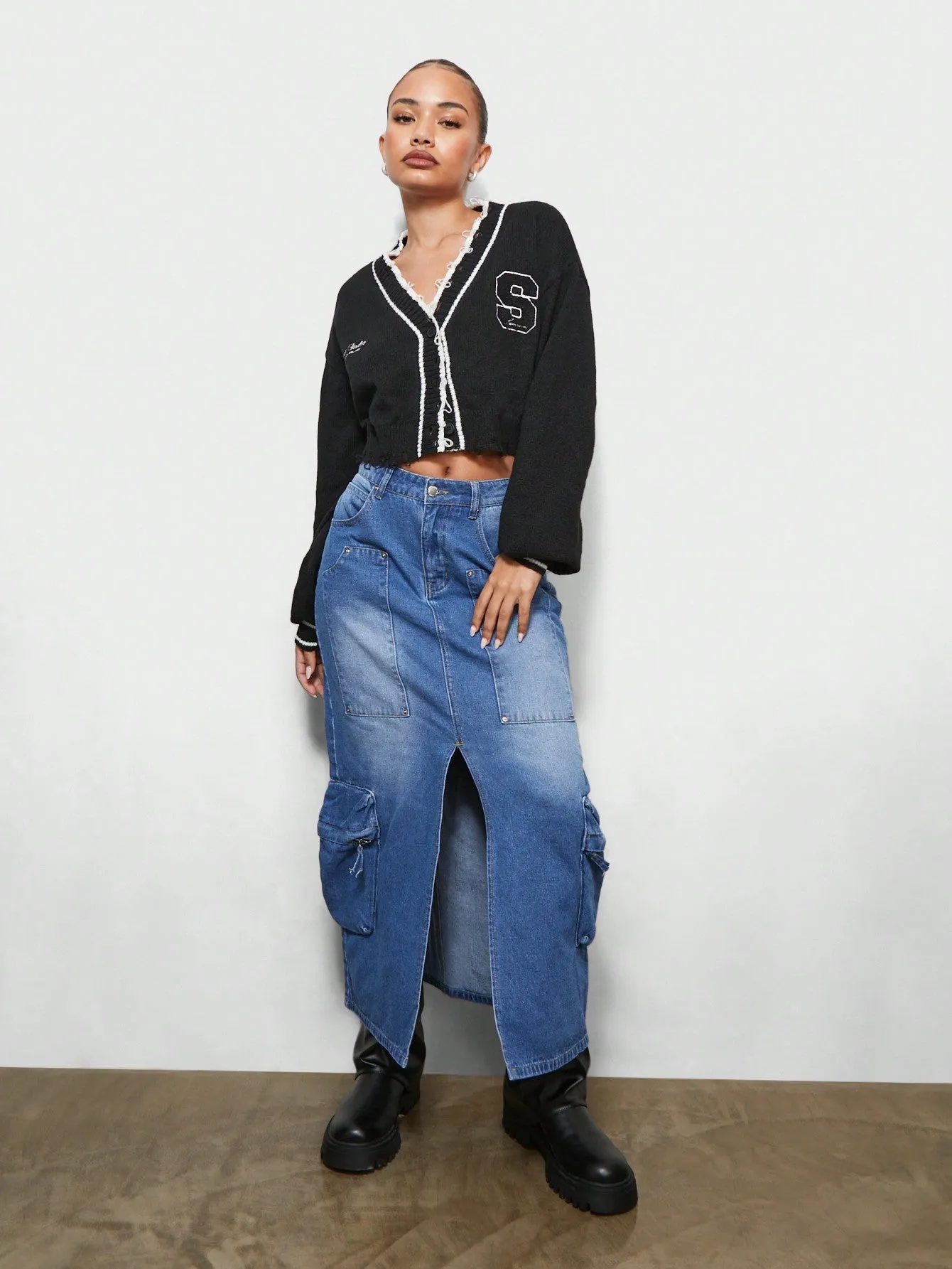 SUMWON WOMEN Crop Fit Color Block Distress Button Through Cardigan