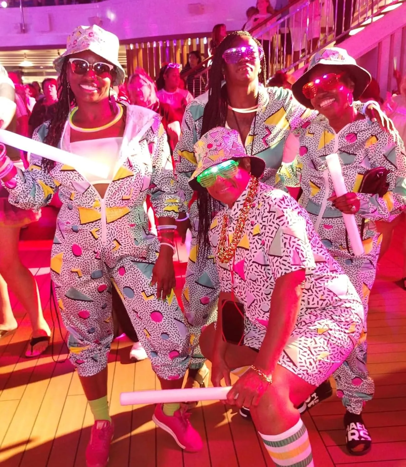 UOUA Women's 80s Color Block Outfits 2 Piece Tracksuit 90s Party Costume Summer Zip Up Windbreaker & Short Sets